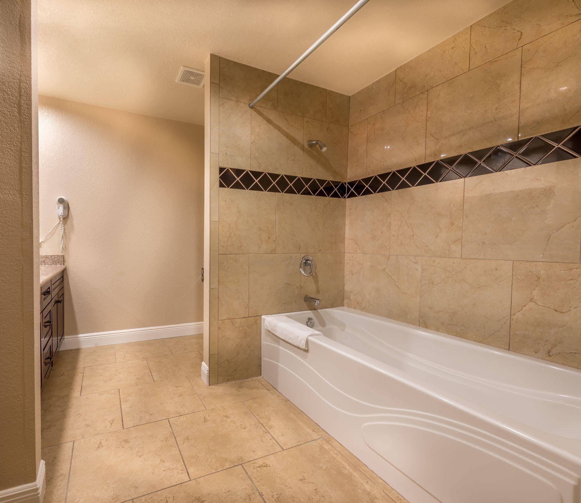 Edge Water Inn Reedley Ngoại thất bức ảnh
