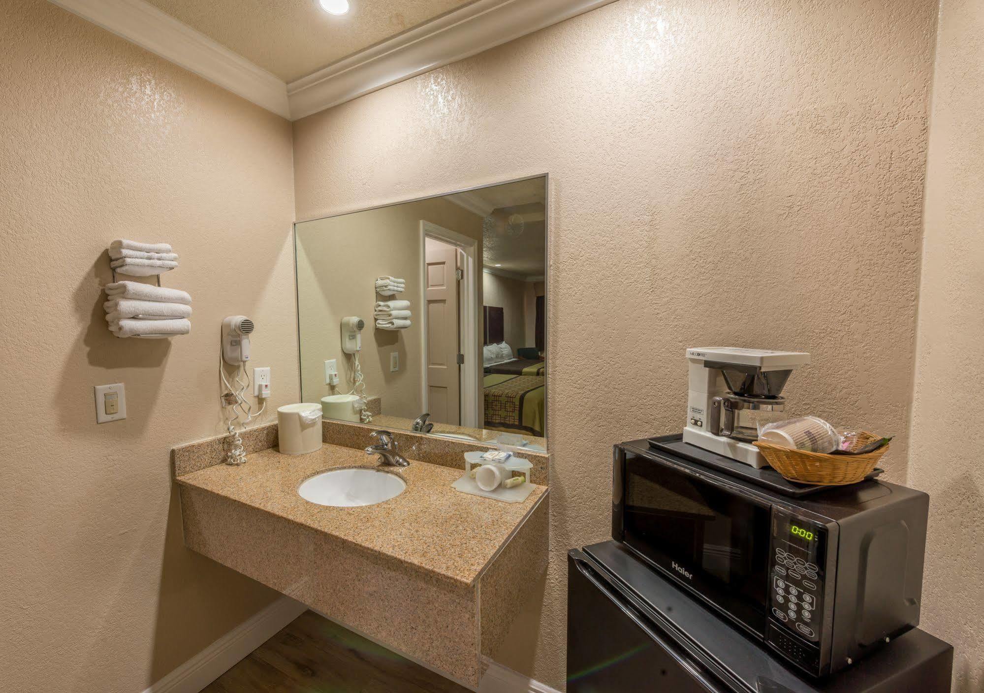 Edge Water Inn Reedley Ngoại thất bức ảnh